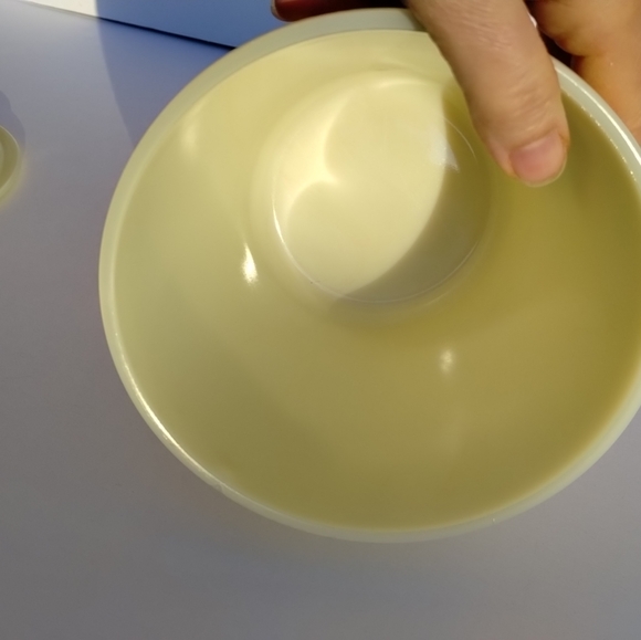 Vintage McKee custard glass refrigerator canister w/ lid round grease jar GLOWS - Picture 9 of 14